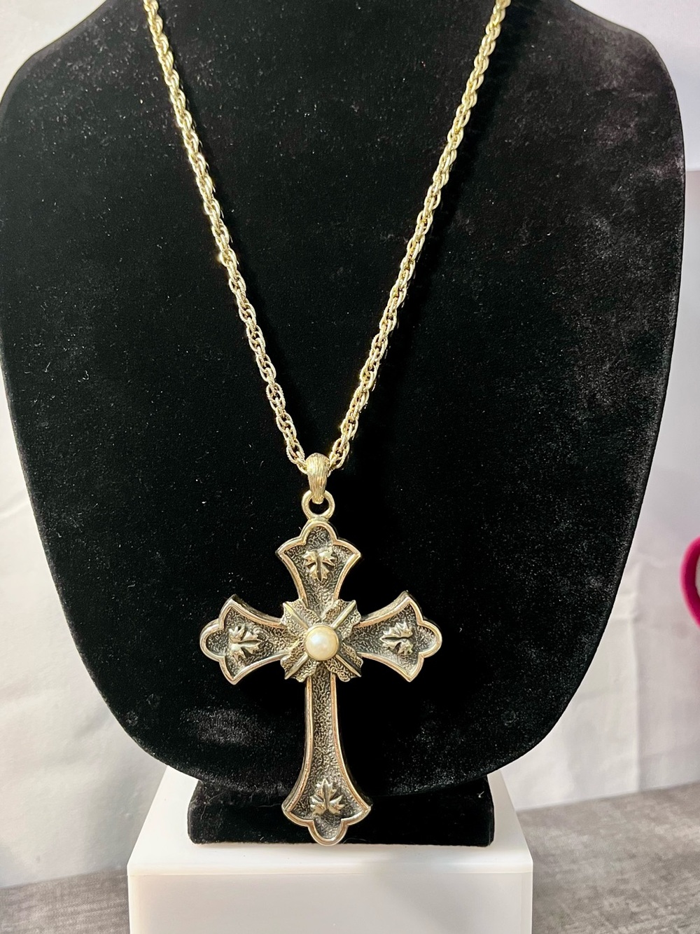 Vintage 1975 Sarah Coventry Limited Edition Cross Pendant Necklace - Faux Pearl